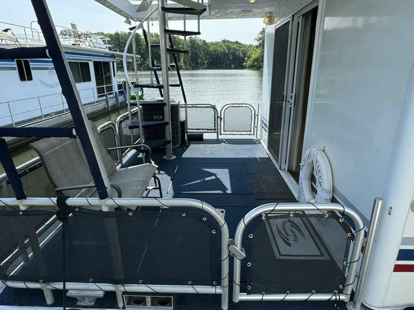 2008 Horizon house boat