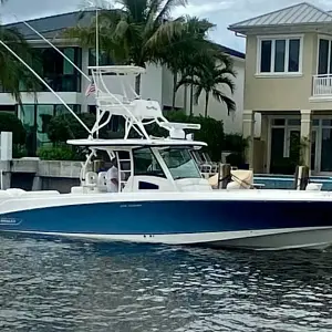 2013 Boston Whaler 370 Outrage