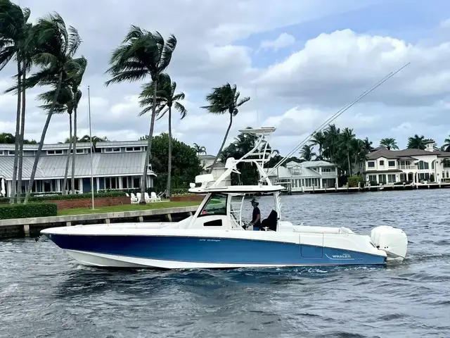 Boston Whaler 370 Outrage