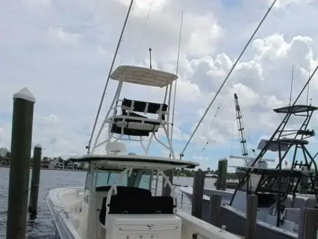 Boston Whaler 370 Outrage