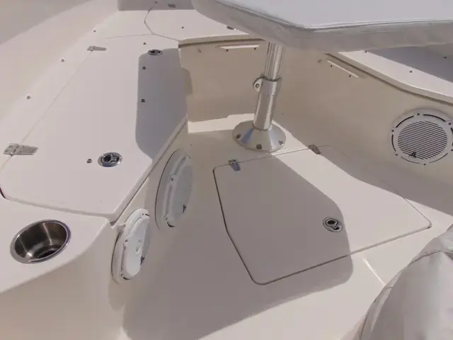 Boston Whaler 370 Outrage