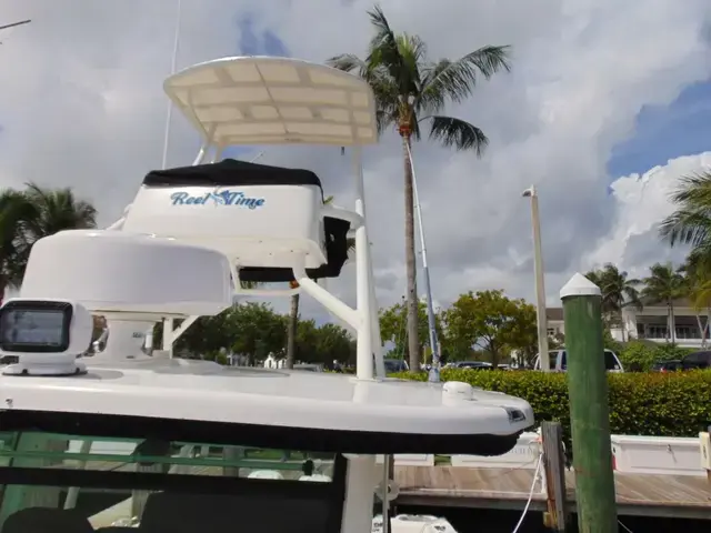 Boston Whaler 370 Outrage