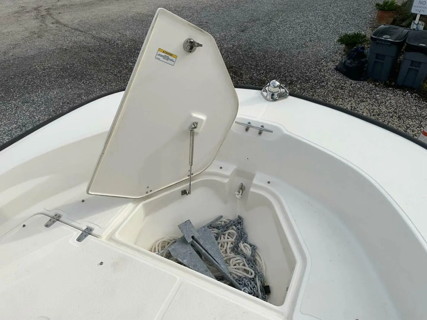 2022 Boston Whaler 190 montauk