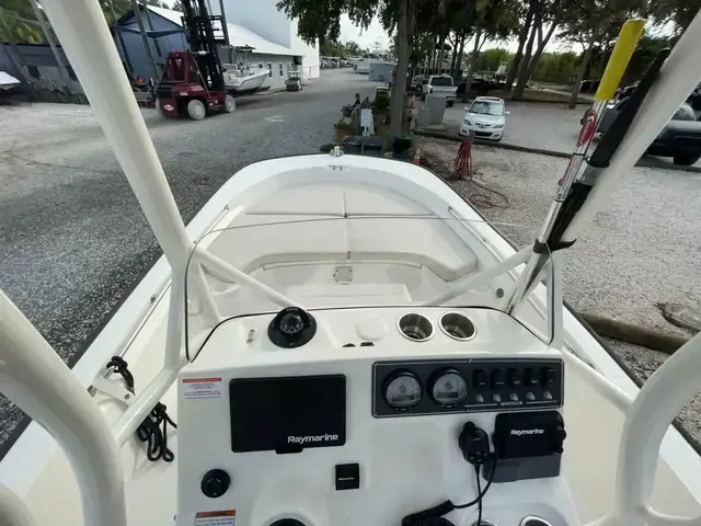 Boston Whaler 190 Montauk