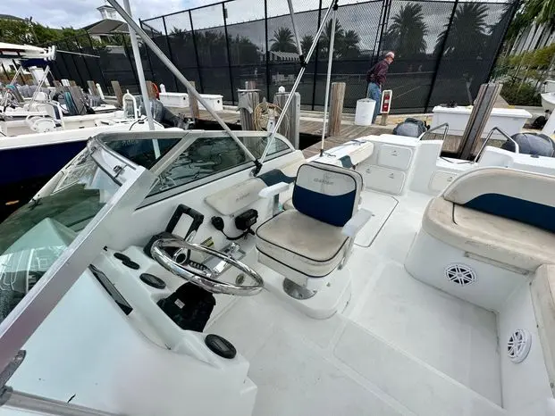 2005 Glacier Bay 2240