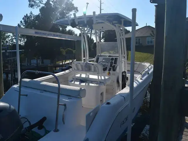 Robalo R222