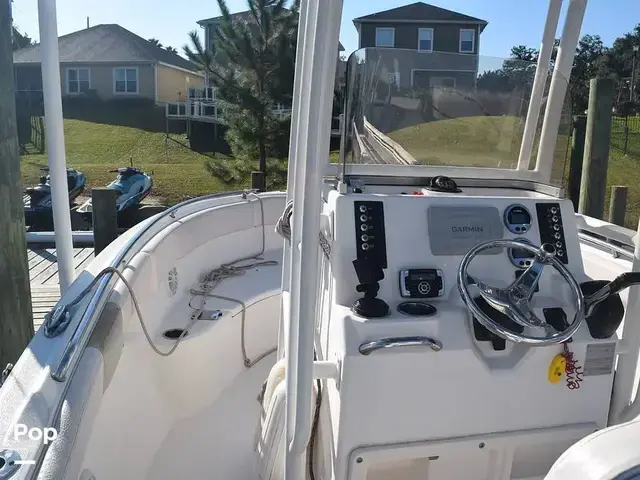 Robalo R222