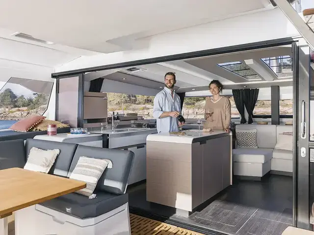 Fountaine Pajot Aura 51