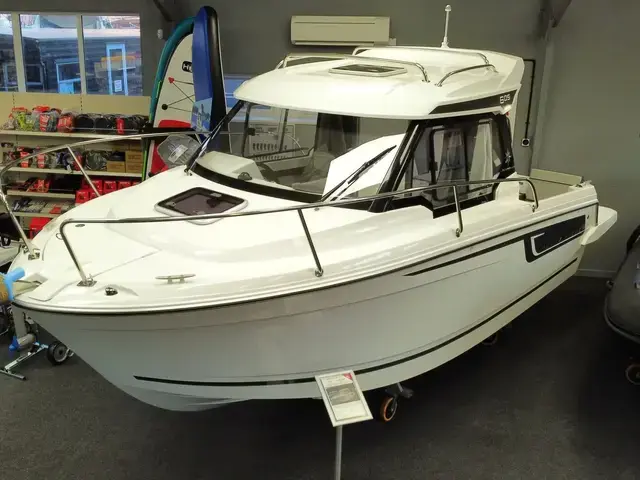 Jeanneau Merry Fisher 605 S2 for sale in United Kingdom for £58,995 ($76,359)