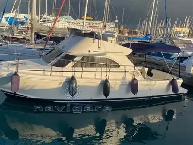 Cayman 30 Fly for sale in Italy for €80,000 ($87,063)