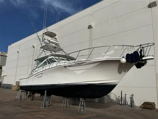 2004 Marlin 45 express