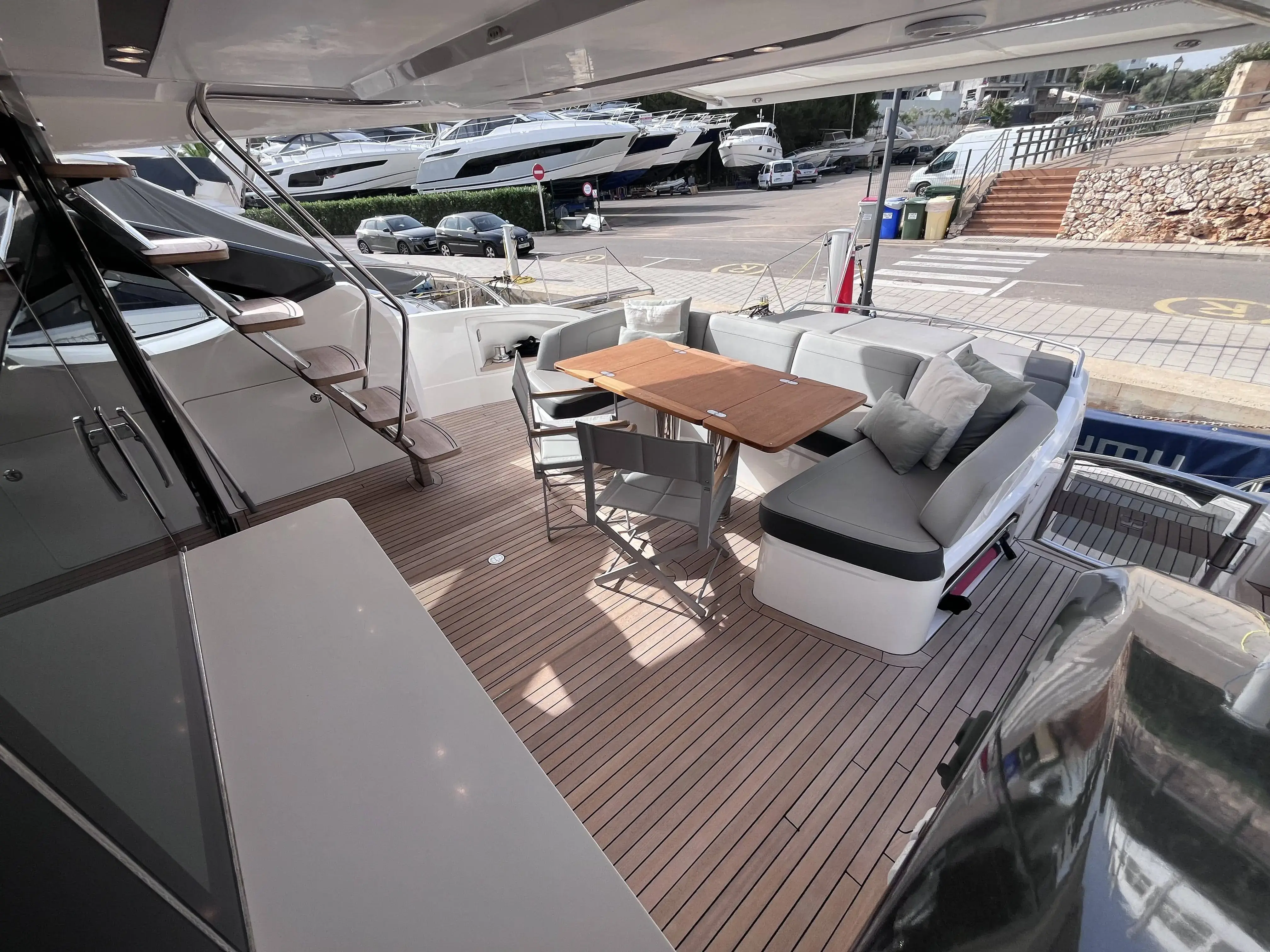 2017 Princess 65