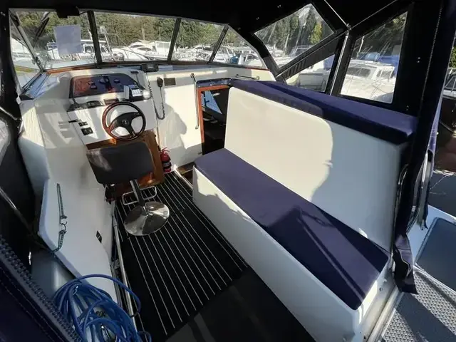 Broom Ocean 30