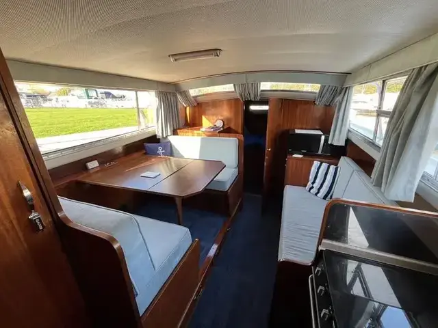 Broom Ocean 30