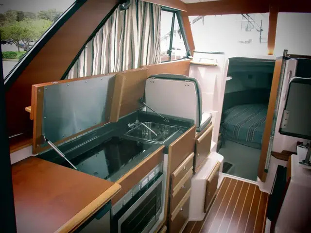 Cutwater 32 Coupe