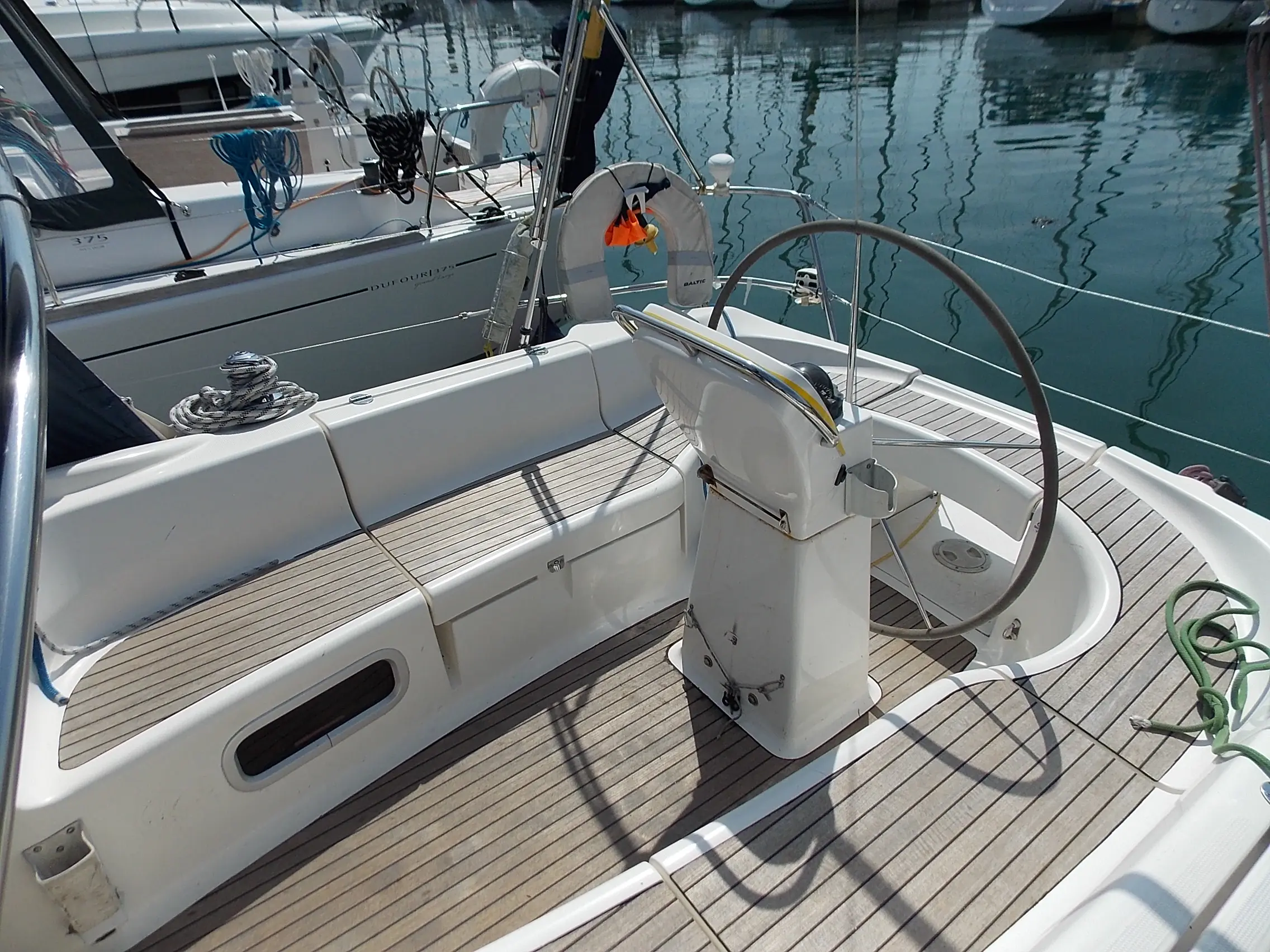 2004 Bavaria 36