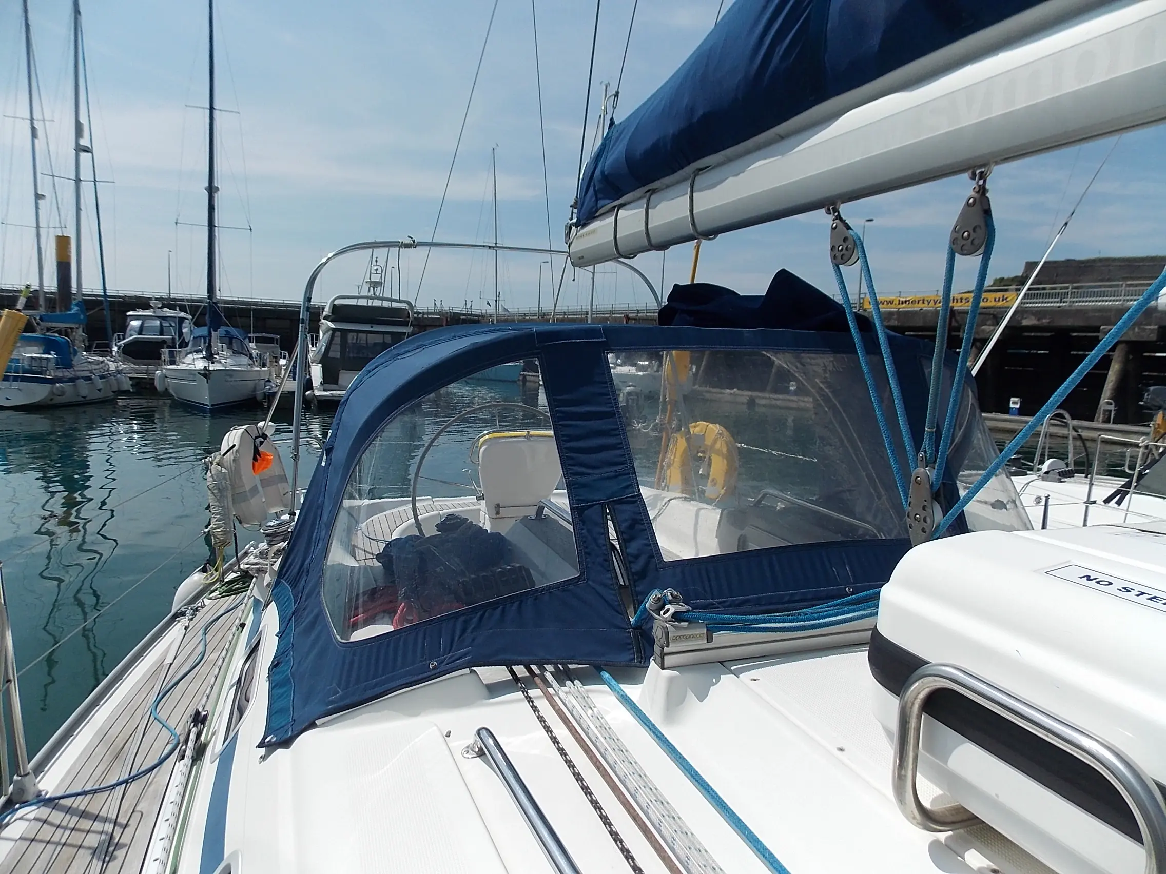 2004 Bavaria 36