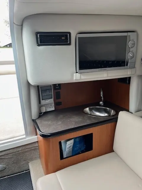 2008 Crownline 230 ccr