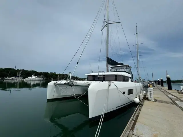 Lagoon 42