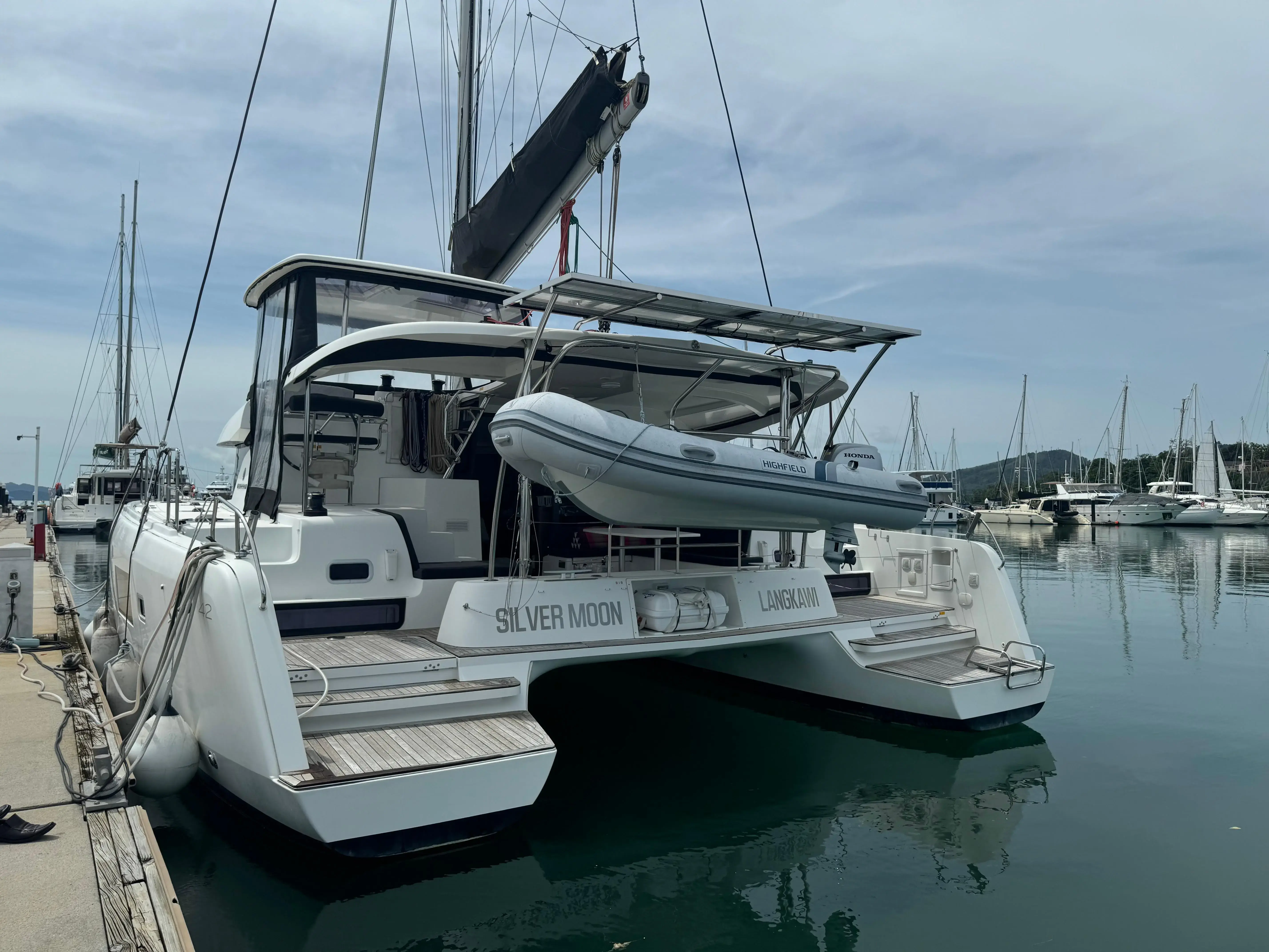 2019 Lagoon 42