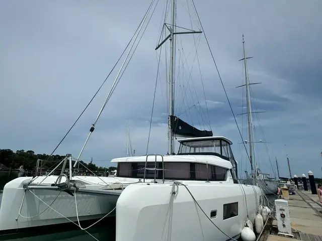 Lagoon 42