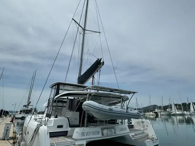 Lagoon 42