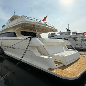 2017 Ferretti Yachts 960