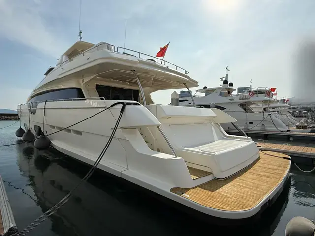 Ferretti Yachts 960