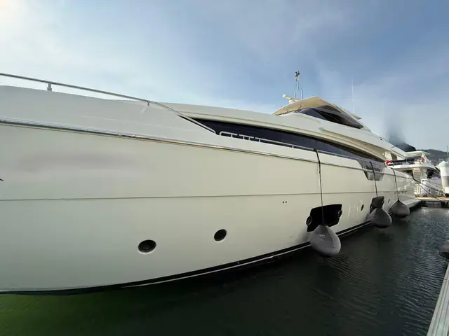 Ferretti Yachts 960