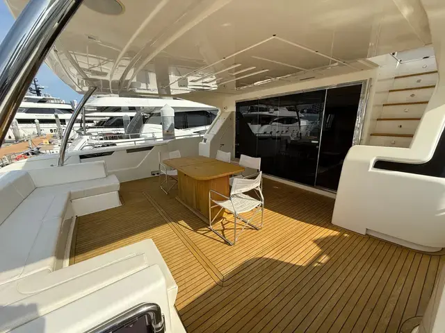 Ferretti Yachts 960