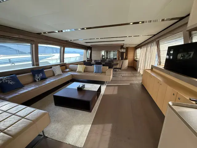 Ferretti Yachts 960