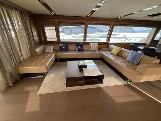 Ferretti Yachts 960