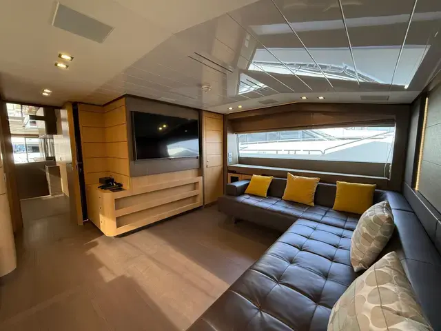 Ferretti Yachts 960