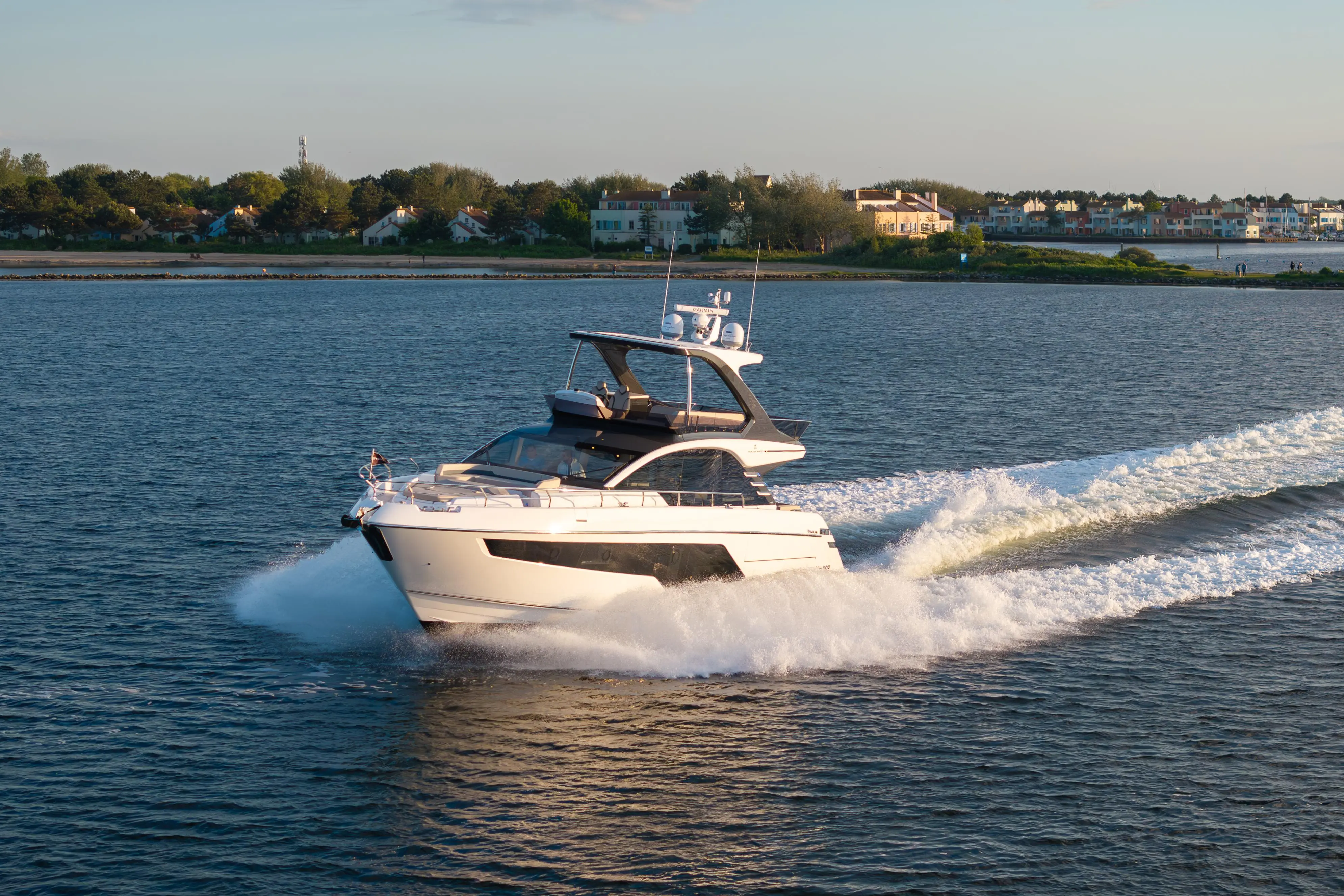 2025 Fairline squadron 58