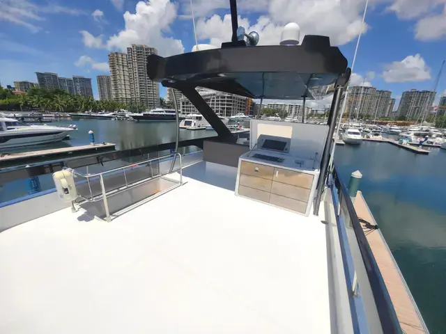 Sessa F68 Flybridge