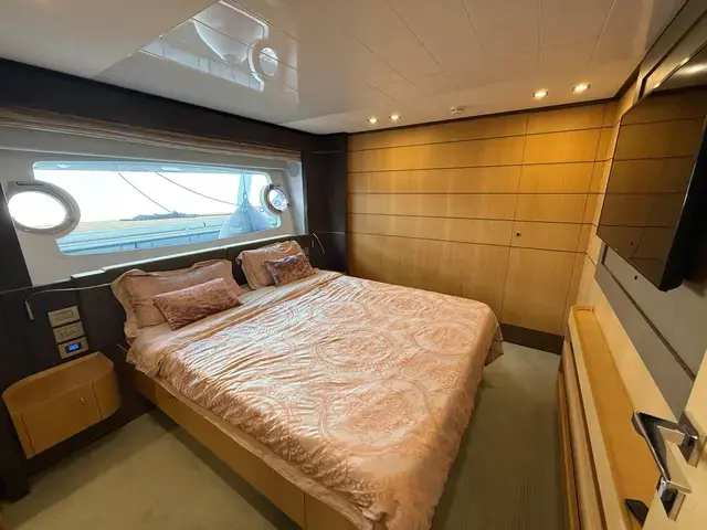 Ferretti Yachts 960