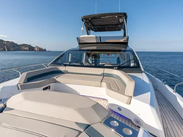 Fairline Squadron 58