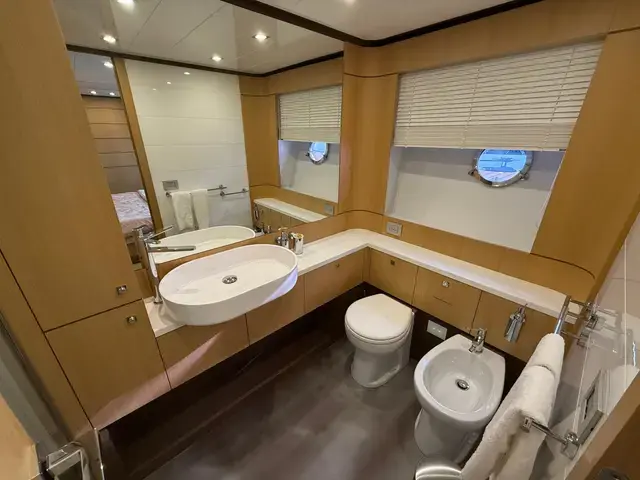 Ferretti Yachts 960