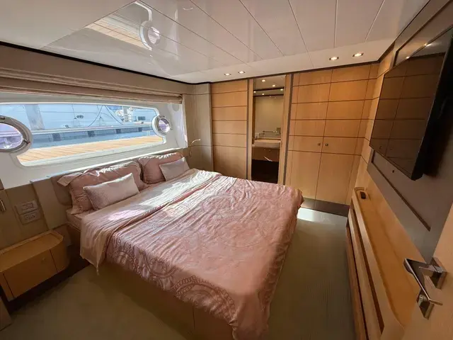 Ferretti Yachts 960