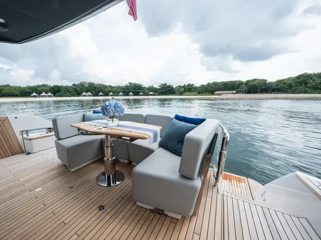 Fairline Squadron 58