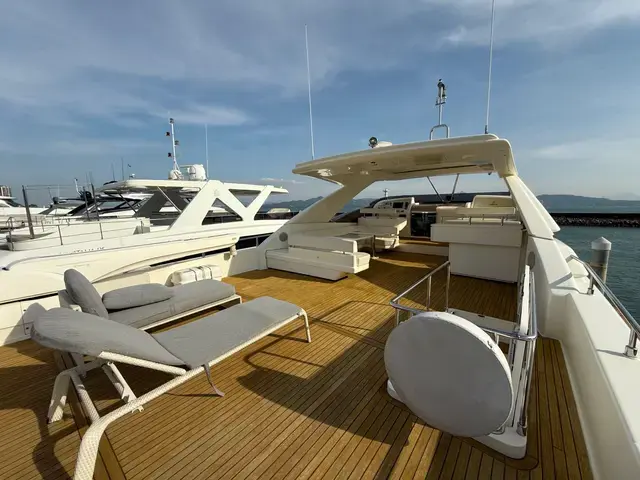 Ferretti Yachts 960