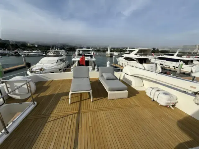 Ferretti Yachts 960