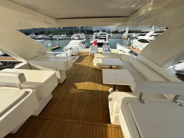 Ferretti Yachts 960