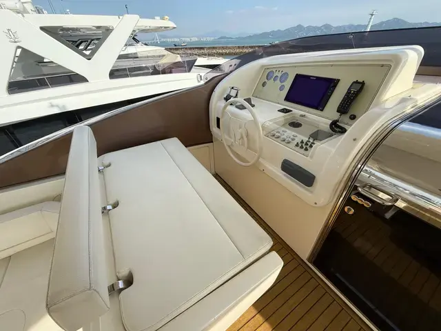 Ferretti Yachts 960