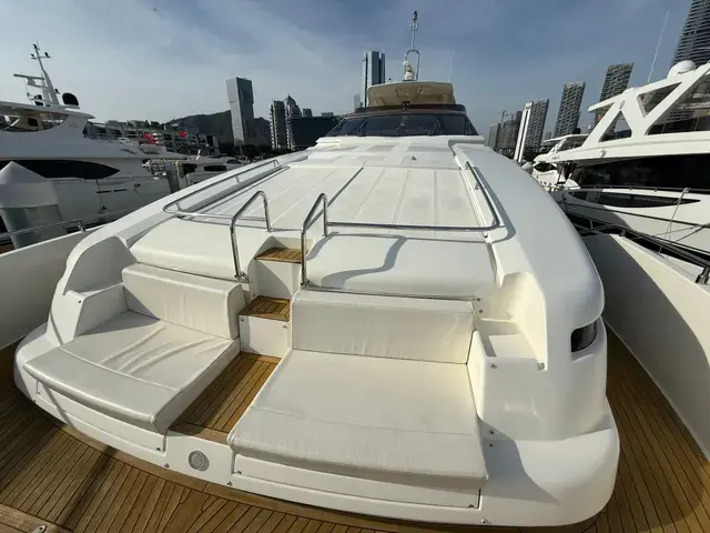 Ferretti Yachts 960