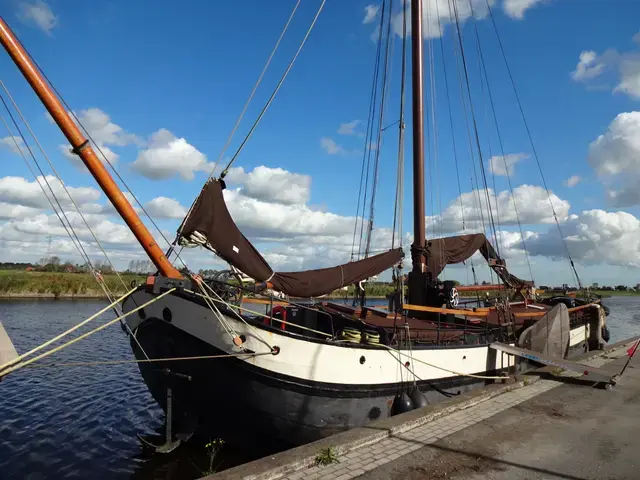 Hasselteraak 24.00 Charter-woonschip