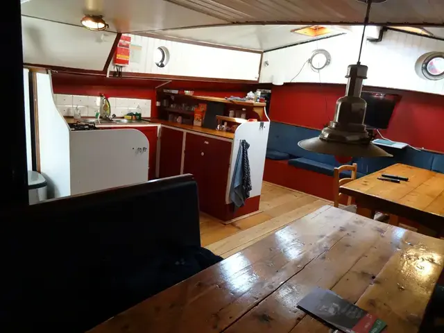 Hasselteraak 24.00 Charter-woonschip