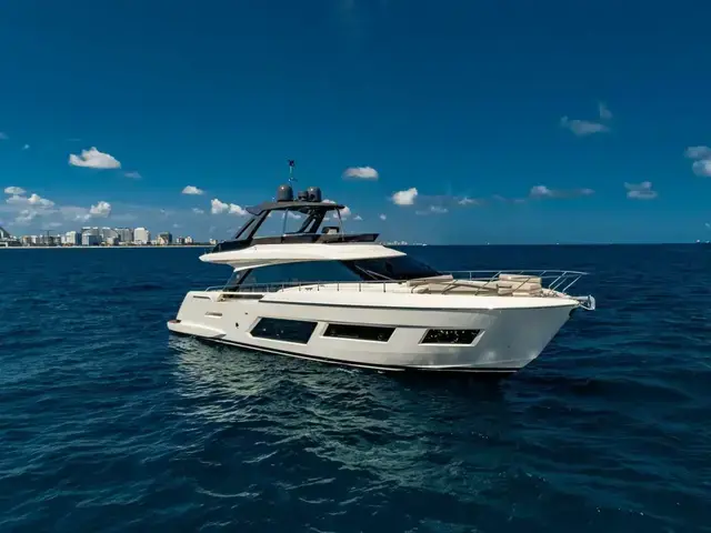 Ferretti Yachts 670