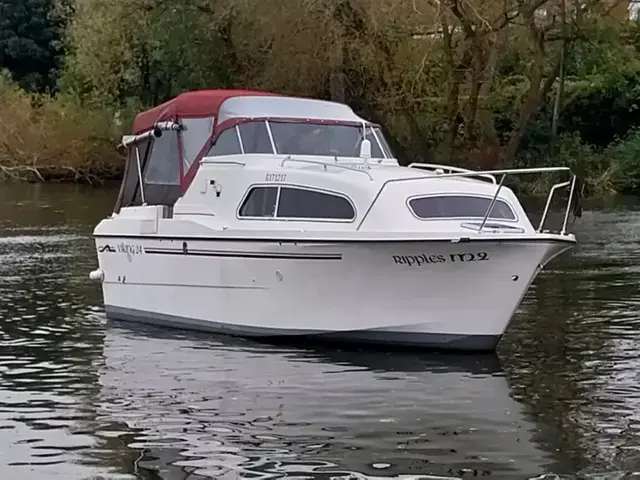 Viking 24 HiLine Spec Wide Beam with Extras