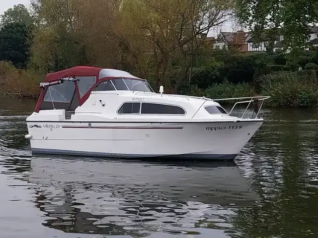 Viking 24 HiLine Spec Wide Beam with Extras